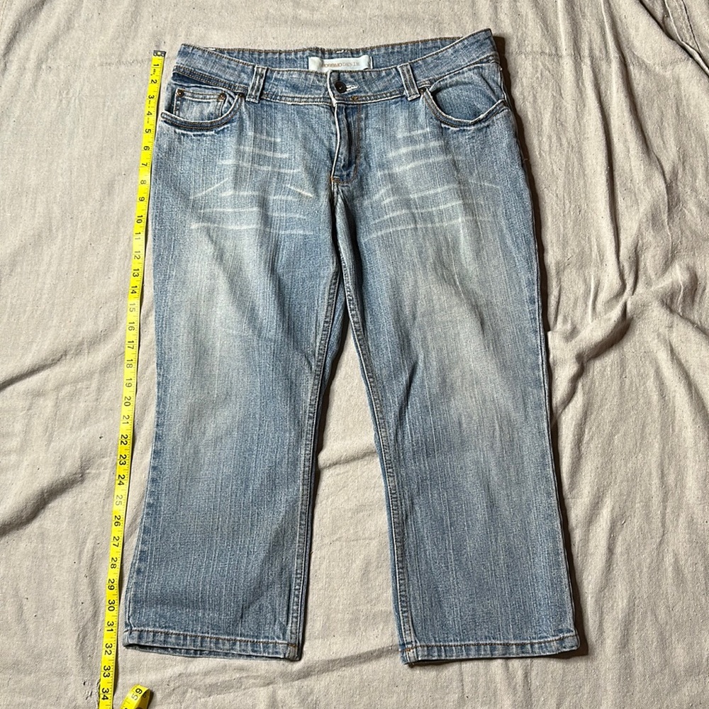 Mossimo denim crop jeans size 15 21” inseam acid wash